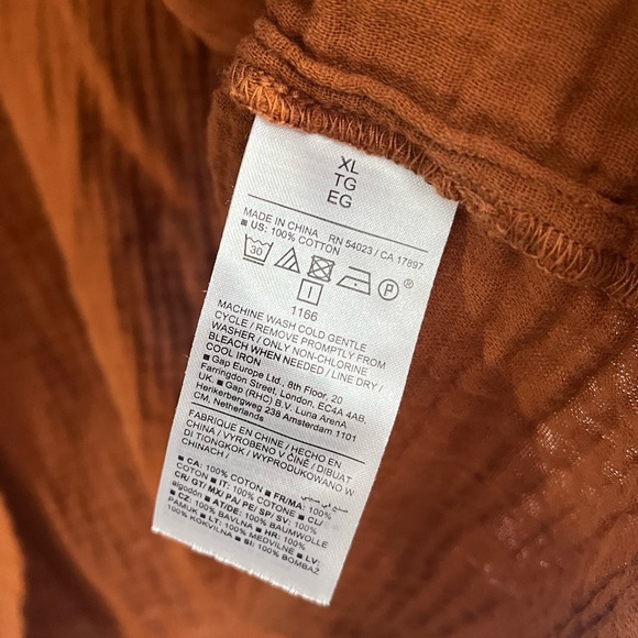 Old Navy The Boyfriend Button-Up Shirt XL - Picture 4 of 5